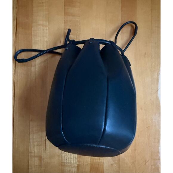 Jason Wu Black Tulip Leather Bucket Bag NWT - Picture 1 of 9